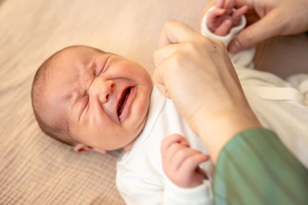 colic infant image